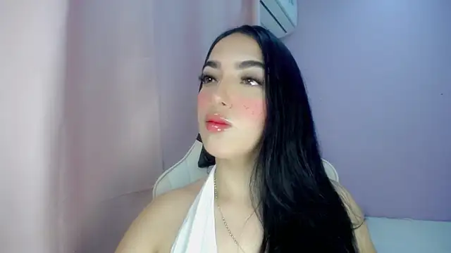 cielooo  online show from April 17, 2026, 3:42 am