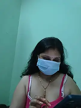 yourbeautyqueen online show from July 18, 2026, 8:50 pm