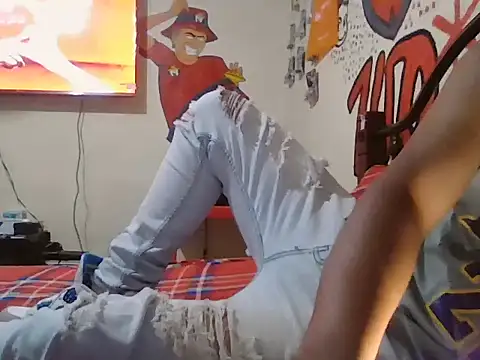 Snapshot of marco13y chatting on October 5, 2025, 12:12 am marco13y online show from October 5, 2025, 12:12 am