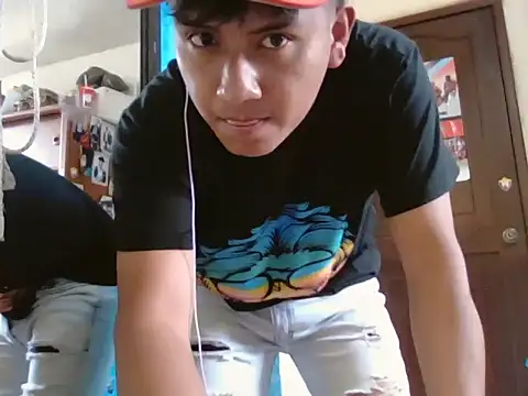 Snapshot of marco13y chatting on November 8, 2025, 6:11 pm marco13y online show from November 8, 2025, 6:11 pm