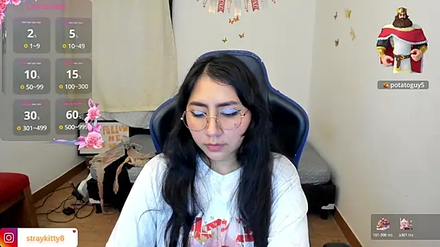 Snapshot of LoveLyy- chatting on November 28, 2025, 4:40 pm LoveLyy- online show from November 28, 2025, 4:40 pm