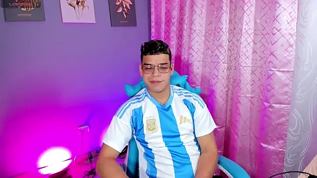 alex boyy online show from October 5, 2025, 1:07 am