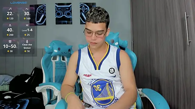 alex boyy online show from October 6, 2025, 6:36 am