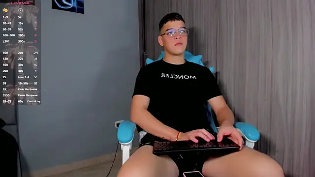 alex boyy online show from October 10, 2025, 4:46 am