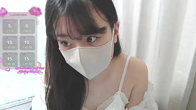 hinako08 online show from November 29, 2025, 2:23 am