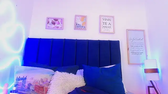 Snapshot of Nefera_Noxx chatting on November 10, 2025, 3:33 am Nefera Noxx online show from November 10, 2025, 3:33 am