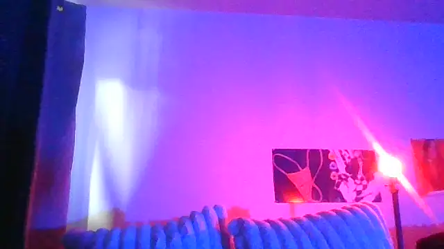 nvthvn555 online show from October 7, 2025, 5:58 pm