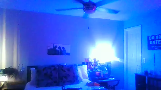 nvthvn555 online show from October 18, 2025, 11:29 pm