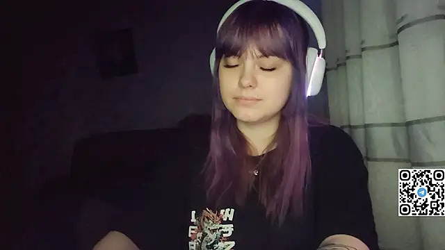 KristiBloom online show from February 15, 2026, 8:08 pm