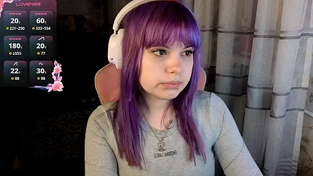 KristiBloom online show from April 14, 2026, 10:48 pm