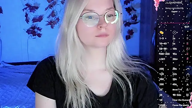 HoneyDazzle online show from November 16, 2025, 6:56 pm