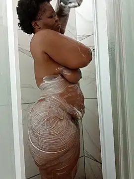 Snapshot of Bigboobsbooty chatting on February 1, 2026, 8:45 am Bigboobsbooty online show from February 1, 2026, 8:45 am