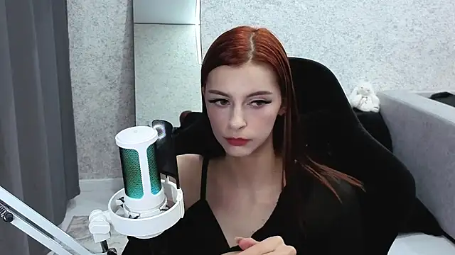 kitti sweett online show from October 5, 2025, 6:20 pm