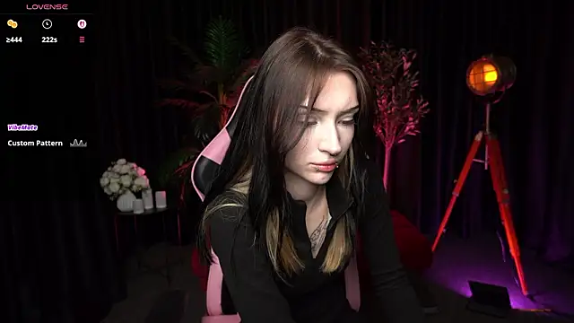 Trix Void online show from March 3, 2026, 10:33 am