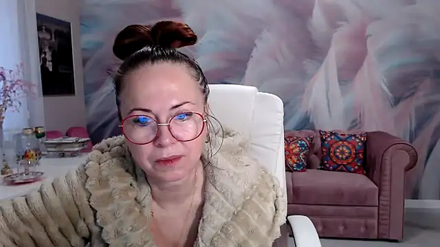 Snapshot of Arisa5000 chatting on October 9, 2025, 5:52 am Arisa5000 online show from October 9, 2025, 5:52 am