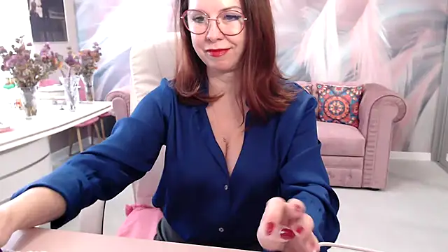 Snapshot of Arisa5000 chatting on November 25, 2025, 8:14 am Arisa5000 online show from November 25, 2025, 8:14 am