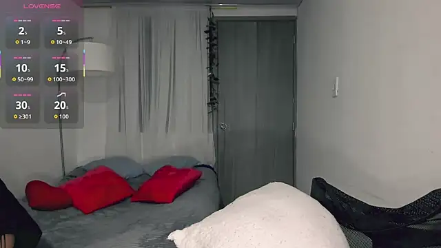 scarlett  m online show from November 29, 2025, 10:15 am