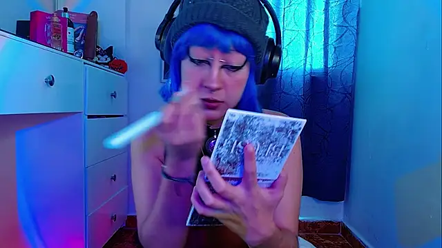 Snapshot of zora_blue777 chatting on November 23, 2025, 3:22 pm zora blue777 online show from November 23, 2025, 3:22 pm