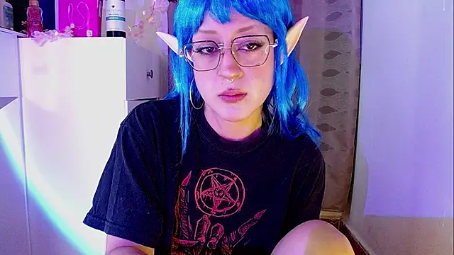 Snapshot of zora_blue777 chatting on November 6, 2025, 5:00 am zora blue777 online show from November 6, 2025, 5:00 am