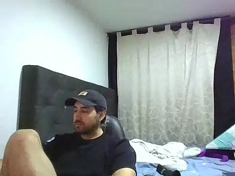 Snapshot of coolfriki chatting on June 25, 2026, 6:18 am coolfriki online show from June 25, 2026, 6:18 am