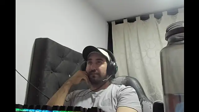 coolfriki online show from April 9, 2026, 1:51 am