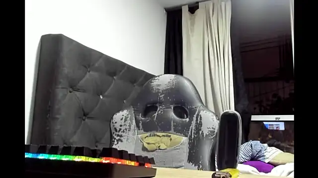 coolfriki online show from April 5, 2026, 4:19 am