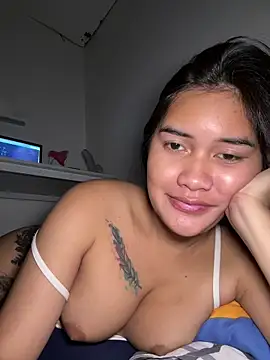 lubotakoxx online show from April 13, 2026, 9:24 am