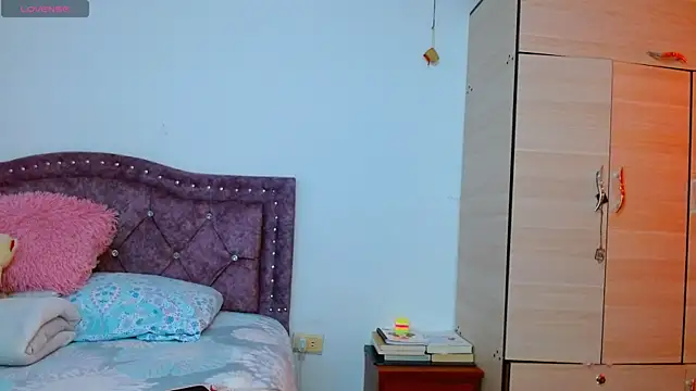 Hanssel tess online show from October 15, 2025, 2:47 pm