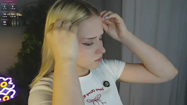 Mol l y online show from October 17, 2025, 4:53 pm