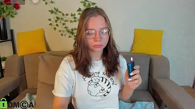 Nuura Moore online show from November 29, 2025, 1:06 am