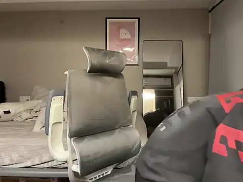 iambennet online show from December 2, 2025, 12:29 pm