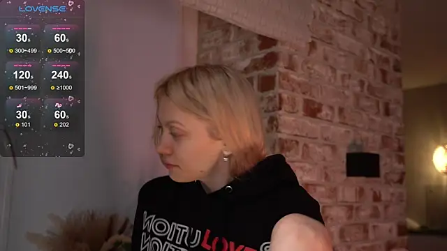  favdream online show from November 7, 2025, 5:56 am