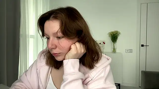 TamekiaSamii online show from November 19, 2025, 7:08 am