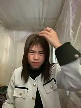 Mylinh- online show from November 6, 2025, 2:26 am