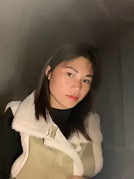 Mylinh- online show from November 30, 2025, 1:23 pm