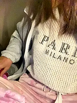 Mylinh- online show from November 28, 2025, 1:55 pm