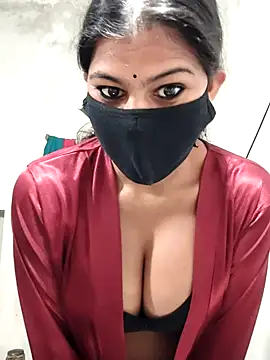 Miya sistar online show from November 24, 2025, 6:19 pm