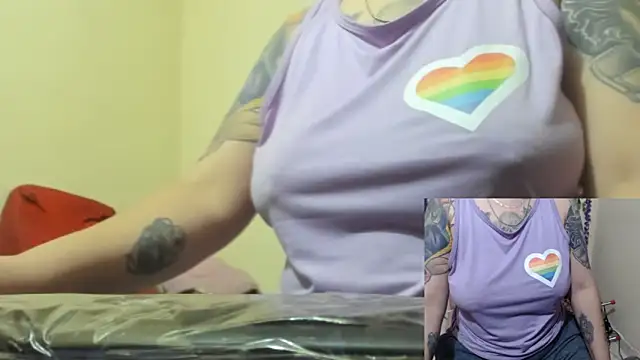 Lunabunnycreamy online show from February 6, 2026, 9:11 pm