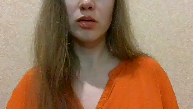 Snapshot of Lynirina chatting on February 3, 2026, 1:05 am Lynirina online show from February 3, 2026, 1:05 am