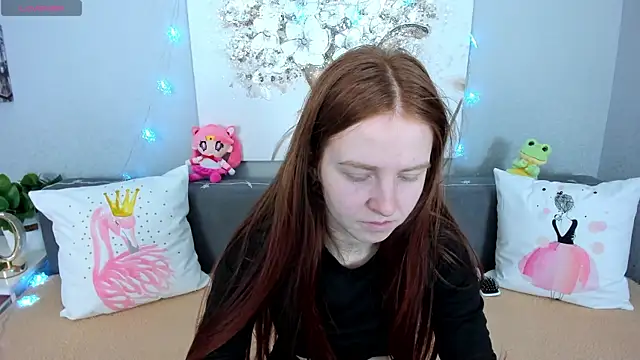 Evarey  online show from December 17, 2025, 6:29 am