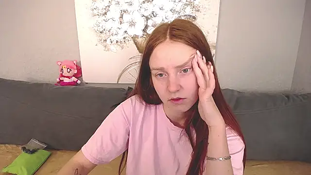 Evarey  online show from October 20, 2025, 4:47 am