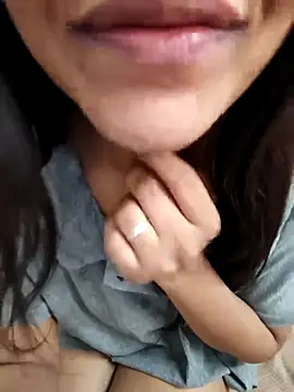 anshika0124 online show from March 12, 2026, 5:24 am