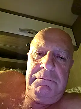 Snapshot of rudy-kralik chatting on February 18, 2026, 10:39 pm rudy-kralik online show from February 18, 2026, 10:39 pm