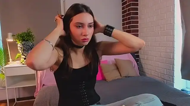 Snapshot of MissyHuf chatting on October 14, 2025, 7:42 am MissyHuf online show from October 14, 2025, 7:42 am