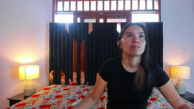 Sofy and Mia online show from December 17, 2025, 12:43 pm