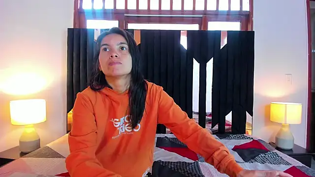 Sofy and Mia online show from October 14, 2025, 12:39 pm