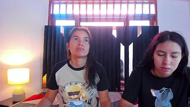 Sofy and Mia online show from October 15, 2025, 12:02 pm