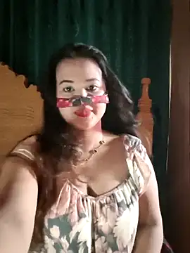 Snapshot of Beauty_Queen_Soniya chatting on May 24, 2026, 2:33 am Beauty Queen Soniya online show from May 24, 2026, 2:33 am
