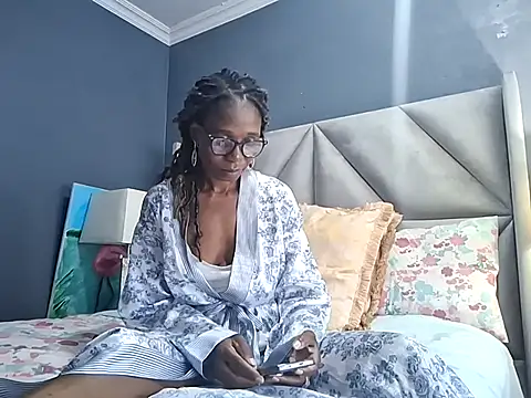 Snapshot of NaughtyCouga chatting on May 6, 2026, 6:17 am NaughtyCouga online show from May 6, 2026, 6:17 am
