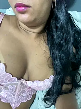 Brunamorenago online show from January 5, 2026, 8:34 pm